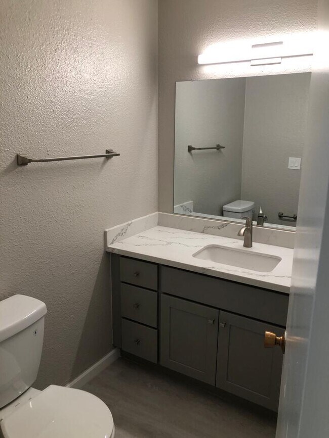 Half Bath - 1333 Saratoga Ave