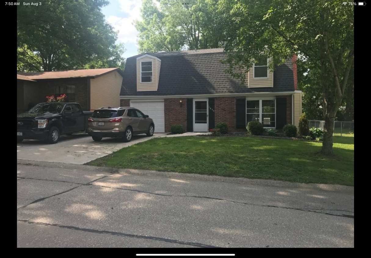Primary Photo - 1855 Catlin Dr