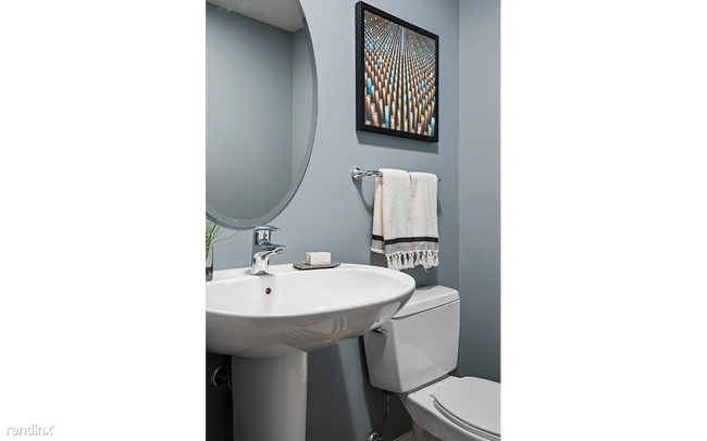 Foto del edificio - 2 br, 2 bath Apartment - 642 S Clark St 404