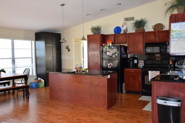 Building Photo - 8477 Bonita Isle Dr