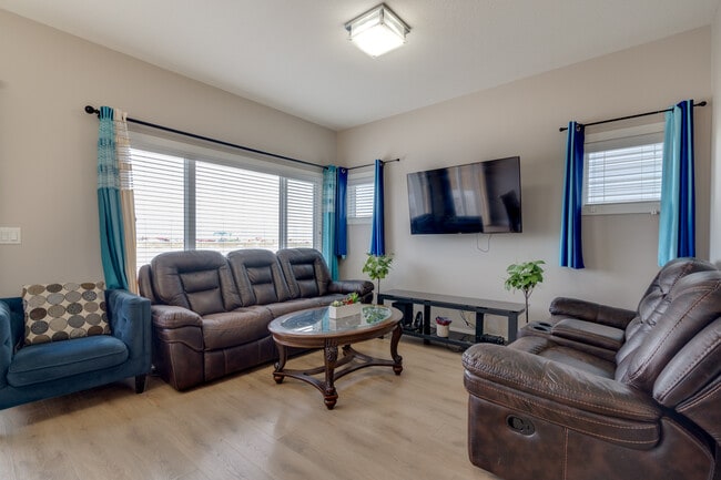 Photo du bâtiment - 3850 Gee Cres