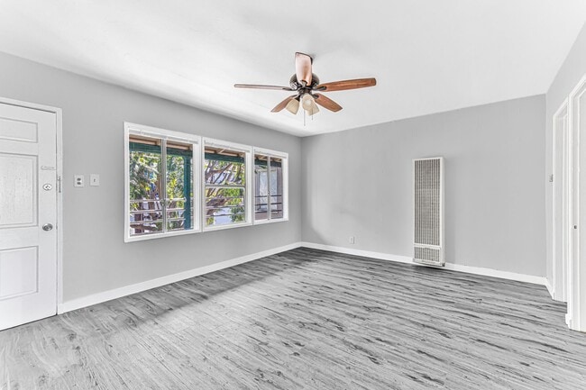 Foto del edificio - 530 W 9th St