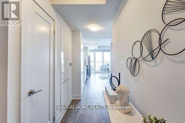 Photo du bâtiment - 2550 Simcoe St N