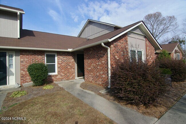 Building Photo - 1870 Quail Ridge Rd