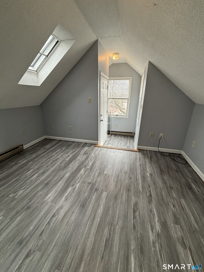 Building Photo - 11 Roberts St