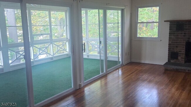 Foto del edificio - 304 Lake Shore S