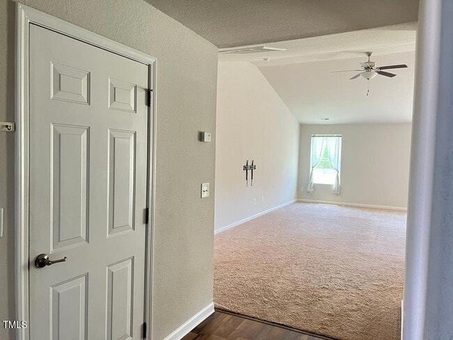 Building Photo - 882 Avery Pond Dr