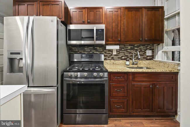 Foto del edificio - 507 Longfellow St NW
