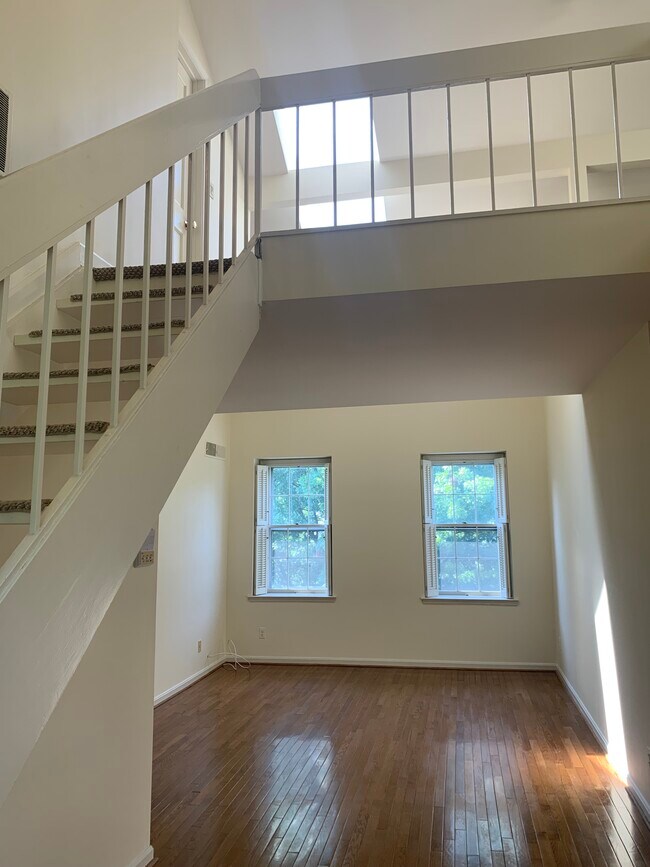 Building Photo - 3821 39th St NW