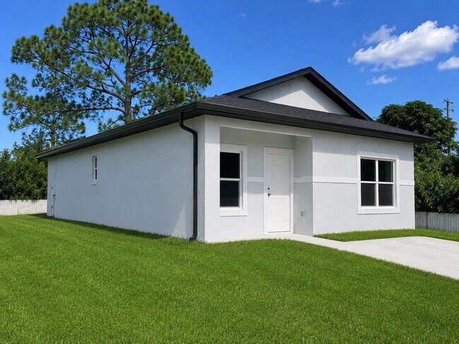 Building Photo - 3373 Gossamer Ave