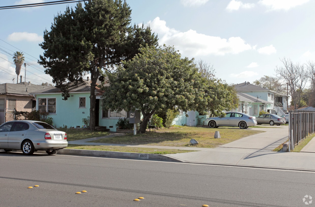 Primary Photo - 6800 Wilcox Ave