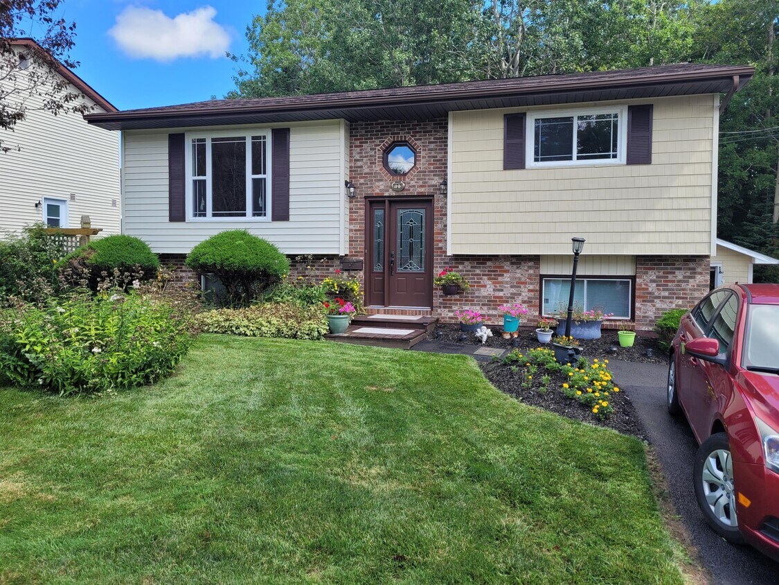 125 Beaver Bank Cross Road Unit 1, Middle Sackville, NS B4E 2E4