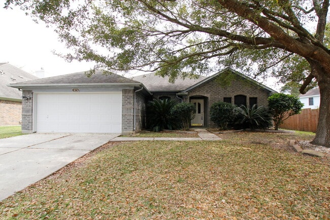 Building Photo - 18714 Timber Spring Dr