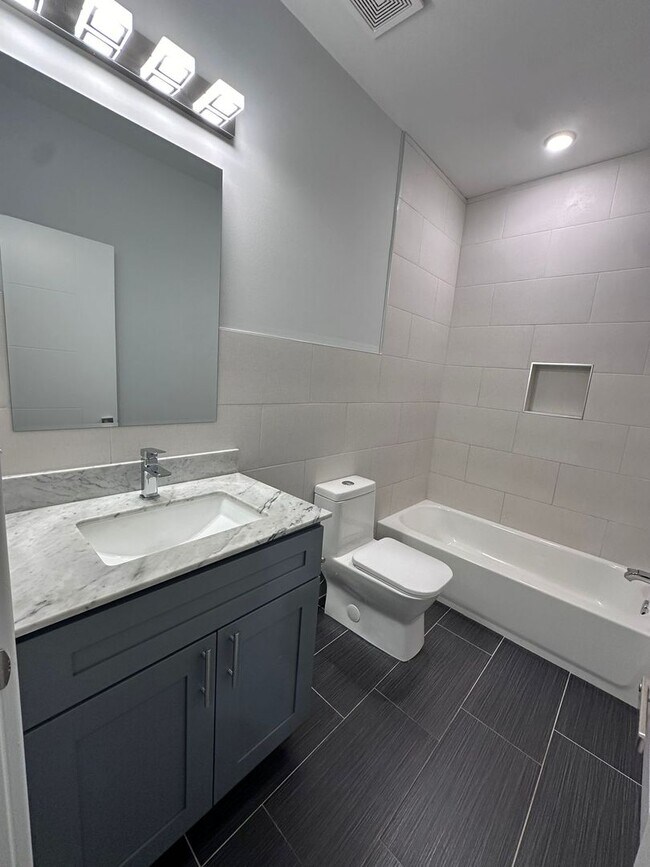 Foto del edificio - 2224 N Franklin St