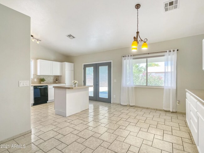Building Photo - 16084 W Mesquite Dr