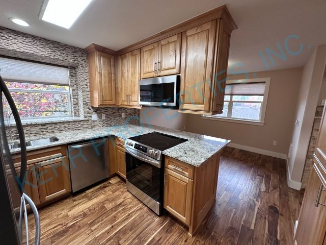 Foto del edificio - Modern Comfort Awaits: Spacious 3-Bed, 2-B...