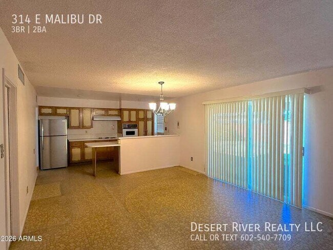 Building Photo - 314 E Malibu Dr