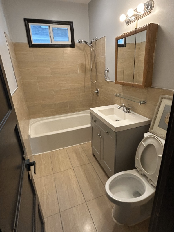 Building Photo - 132 Alderman St