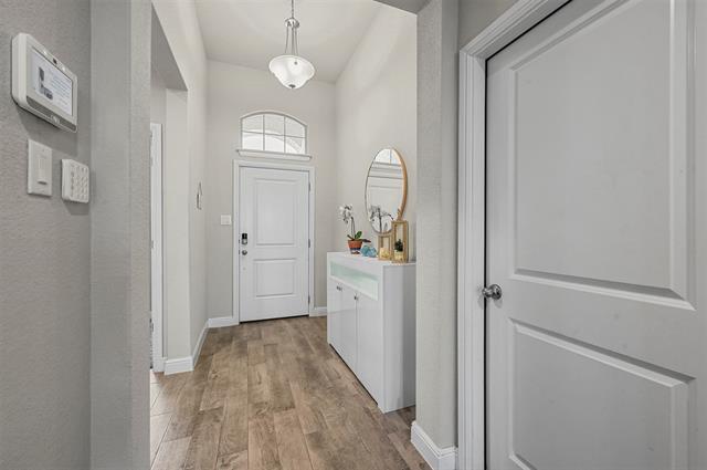 Foto del edificio - 712 Shepperton Wy