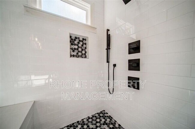 Foto del edificio - 1058 White Oak Ave SW