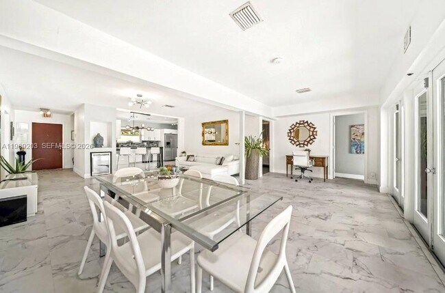 Foto del edificio - 909 N 13th Ct