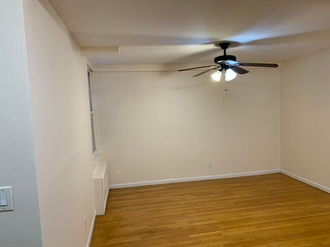 Living Room - 1824 21st Rd