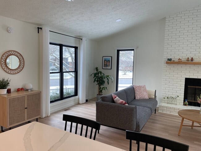 Building Photo - 235 Jennings St