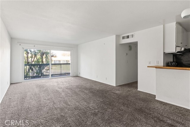 Foto del edificio - 576 N Bellflower Blvd