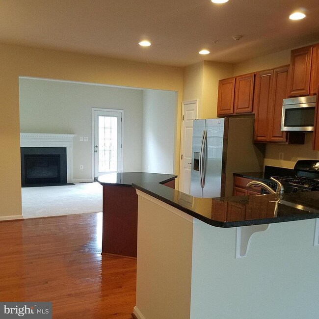 Building Photo - 23427 Forest Haven Way