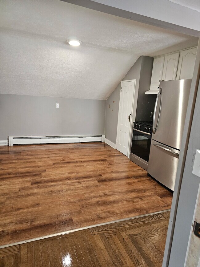 Building Photo - 78 6th St