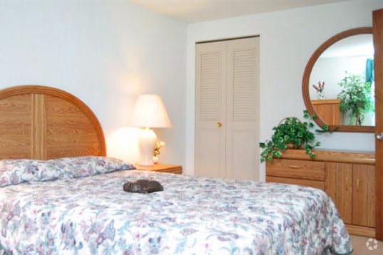 Bedroom - Windsor Mews Apartments