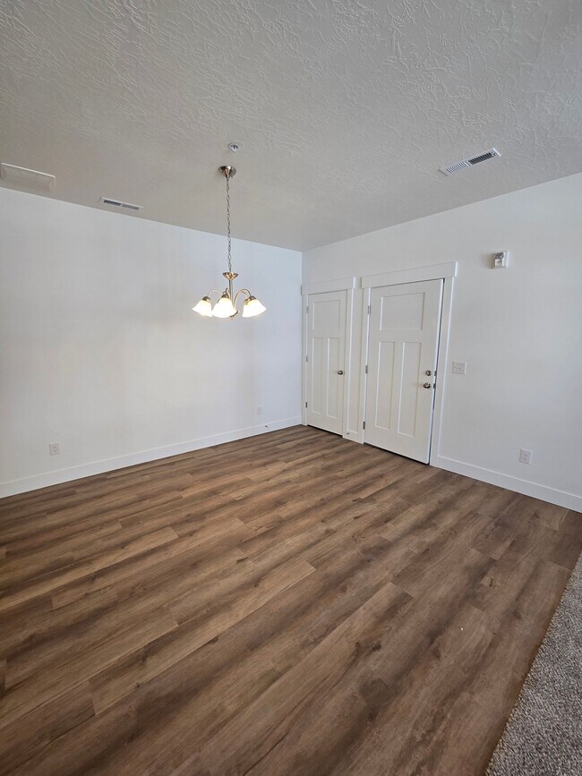 Building Photo - 4668 Olive Ave