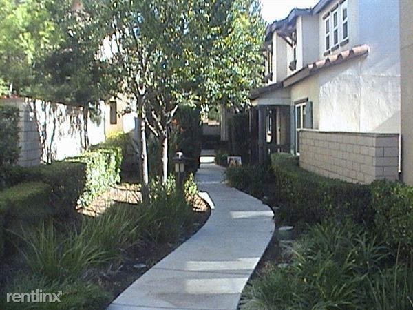 Building Photo - 316 N Placer Privado
