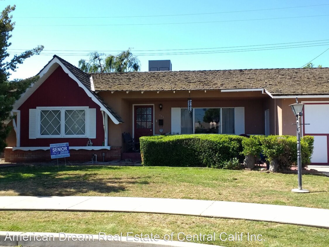 Primary Photo - 3 br, 2 bath House - 425 E. Sycamore Drive