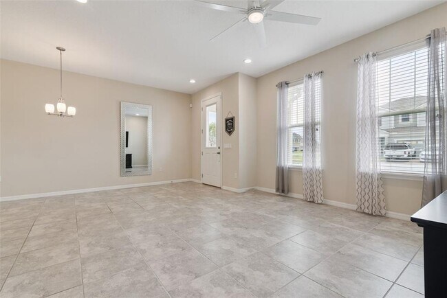 Foto del edificio - 2200 Garden Belle Dr