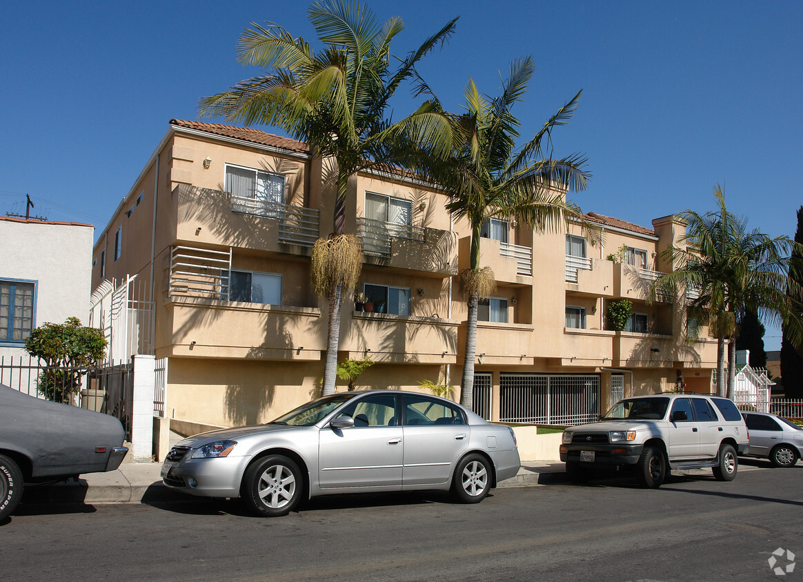 Primary Photo - 418 N Ardmore Ave