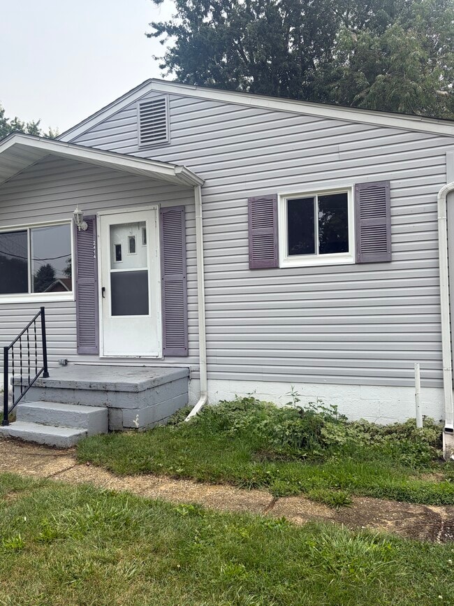 Building Photo - 2414 22nd St NE