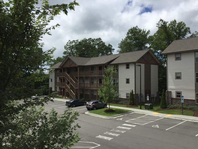 Highland Woods; Upscale Apt. Living! Apartments Boone