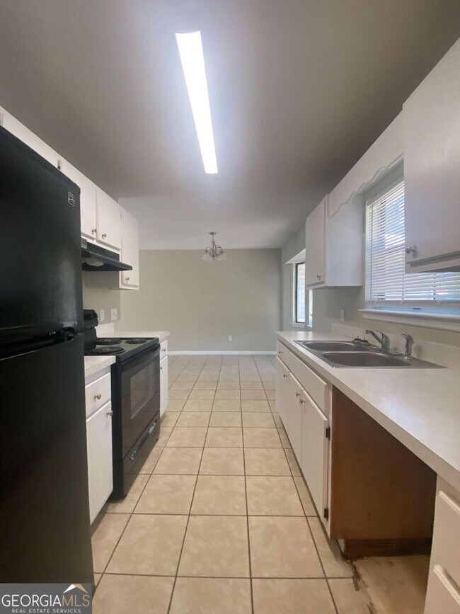 Building Photo - 530 S Orange Edwards Blvd