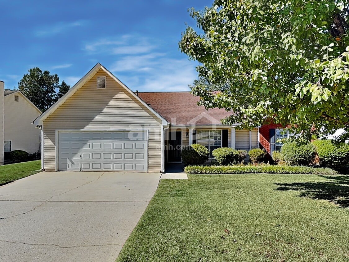 Primary Photo - 210 Summer Hill Cir