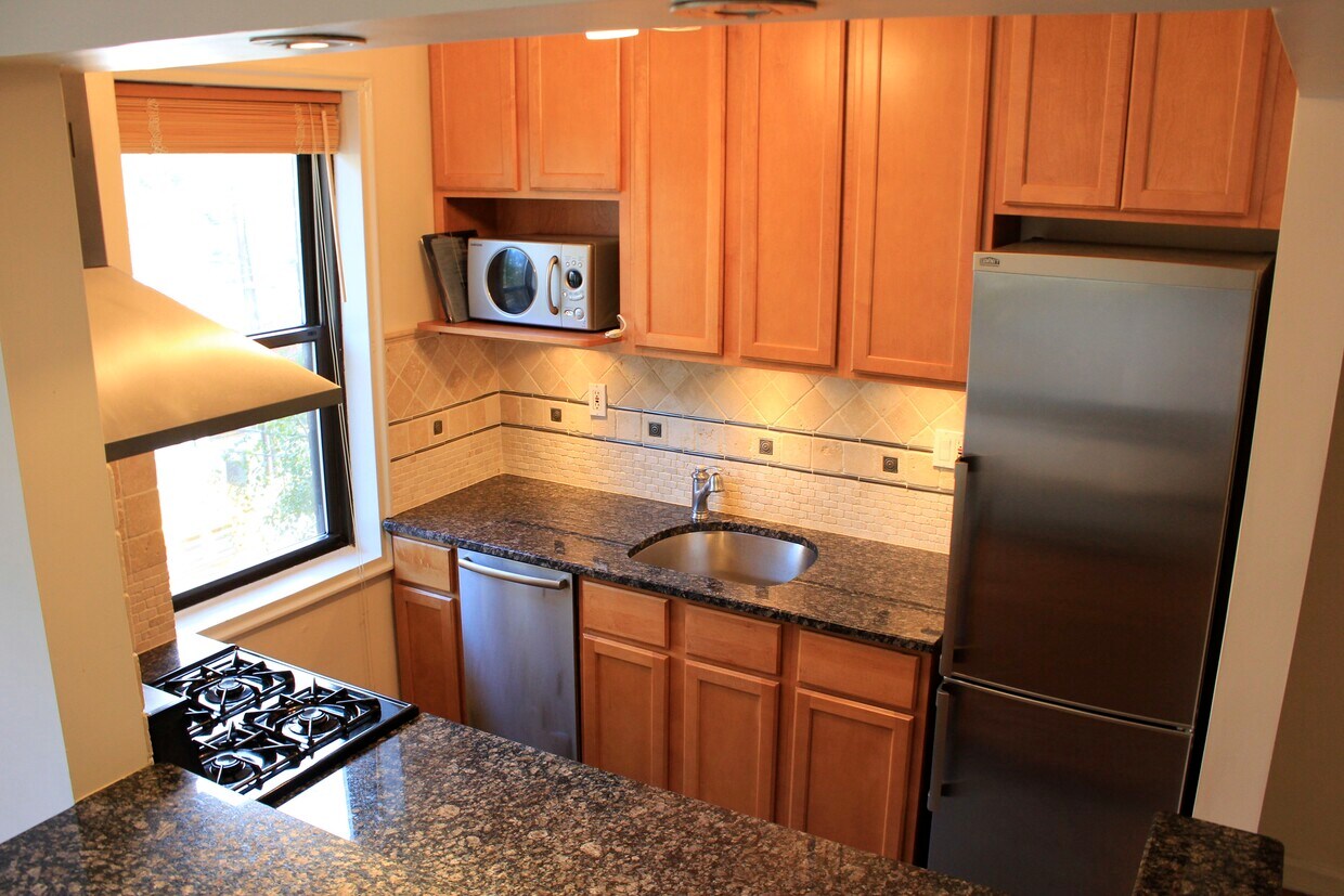 Foto principal - 180 E Hartsdale Ave