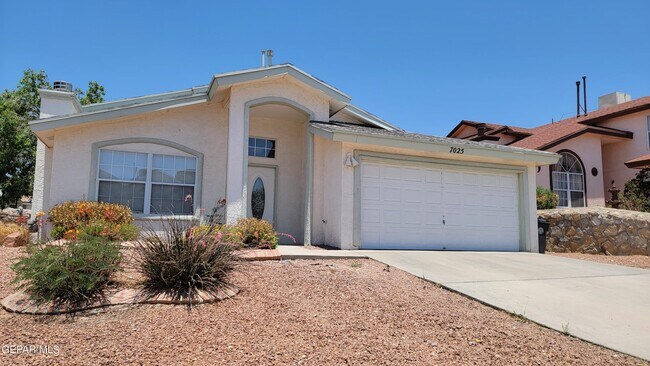 Building Photo - 7025 Crown Ridge Dr
