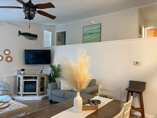 Building Photo - 2 Bedroom 2 Bath (+Bonus Bedoom) in Kill D...