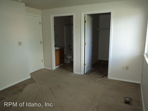 Building Photo - 5935 W Ellens Ferry Dr