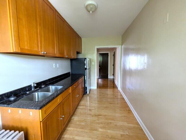 Foto del edificio - 2 bedroom in CHICAGO IL 60626