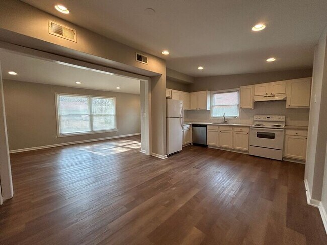 Foto del edificio - 1140 Daniel Dr