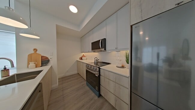 Building Photo - 505 Highland Road West