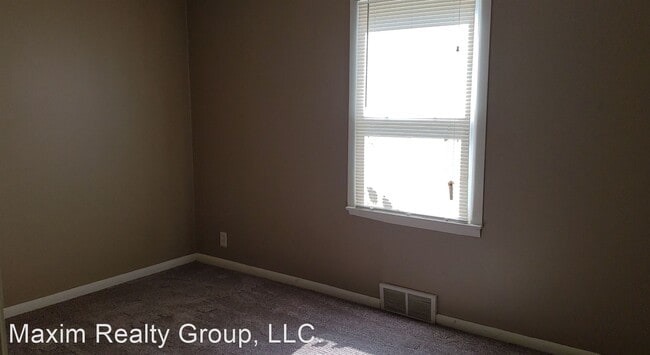Building Photo - 3 br, 1.5 bath House - 5914 Sahler St