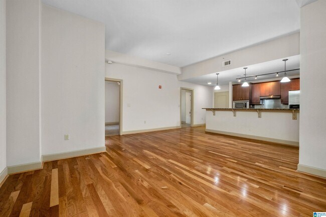 Foto del edificio - 1040 Broadway St