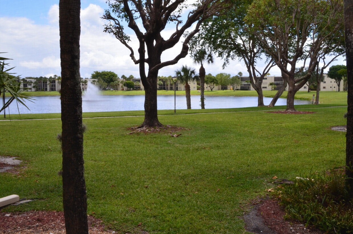 Primary Photo - 5250 Las Verdes Cir